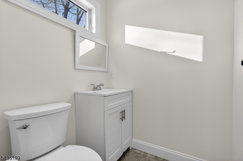 6 River Road Elmwood Park, NJ 07407 - Photo 13 of 31