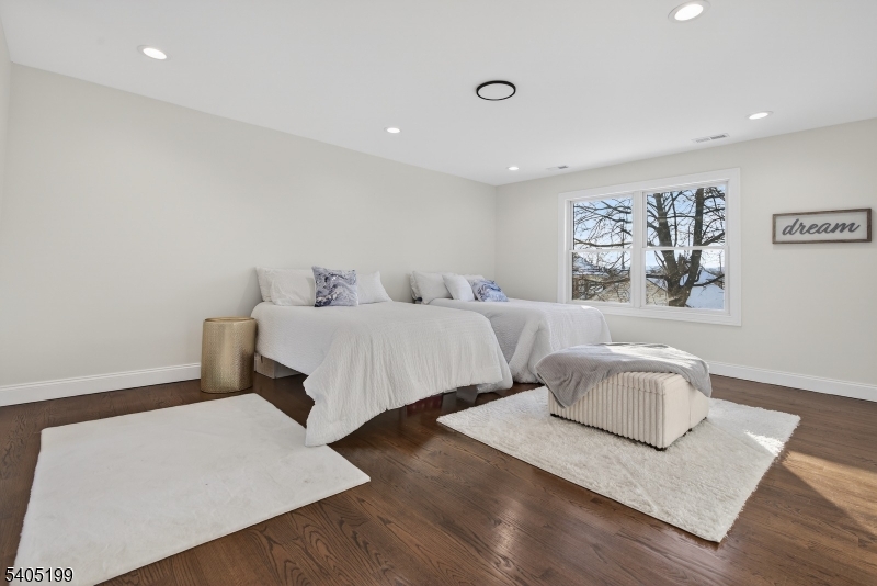 6 River Road Elmwood Park, NJ 07407 - Photo 15 of 31