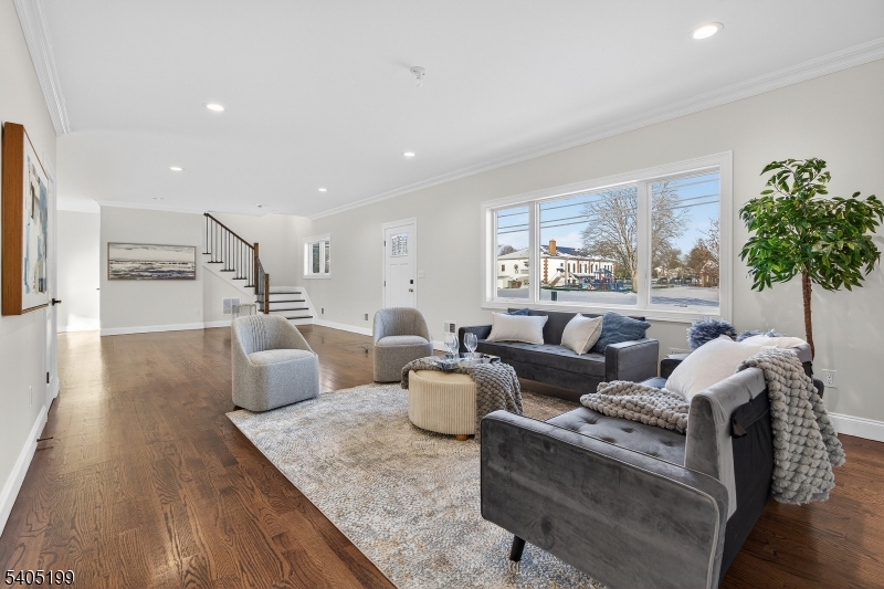 6 River Road Elmwood Park, NJ 07407 - Photo 3 of 31