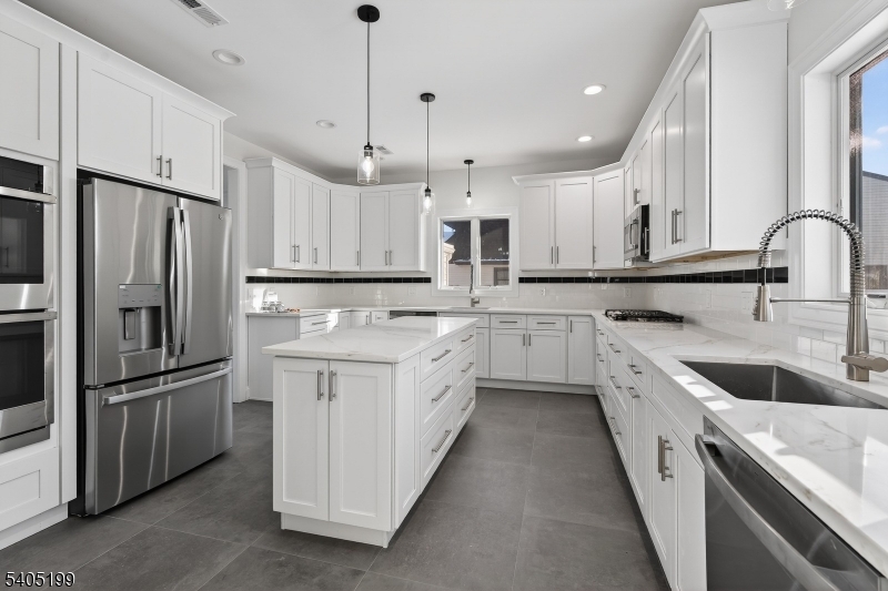 6 River Road Elmwood Park, NJ 07407 - Photo 10 of 31