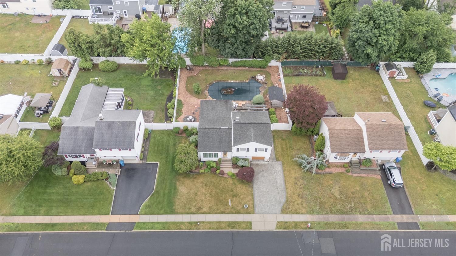 317 Libourel Road South Plainfield, NJ 07080 - Photo 38 of 40