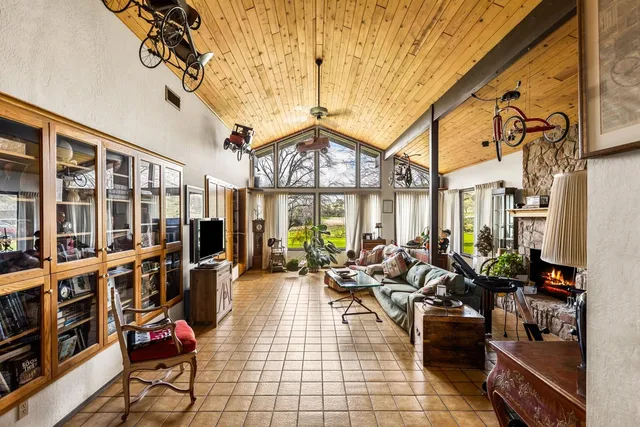 a very nice looking city with lots of gym equipment