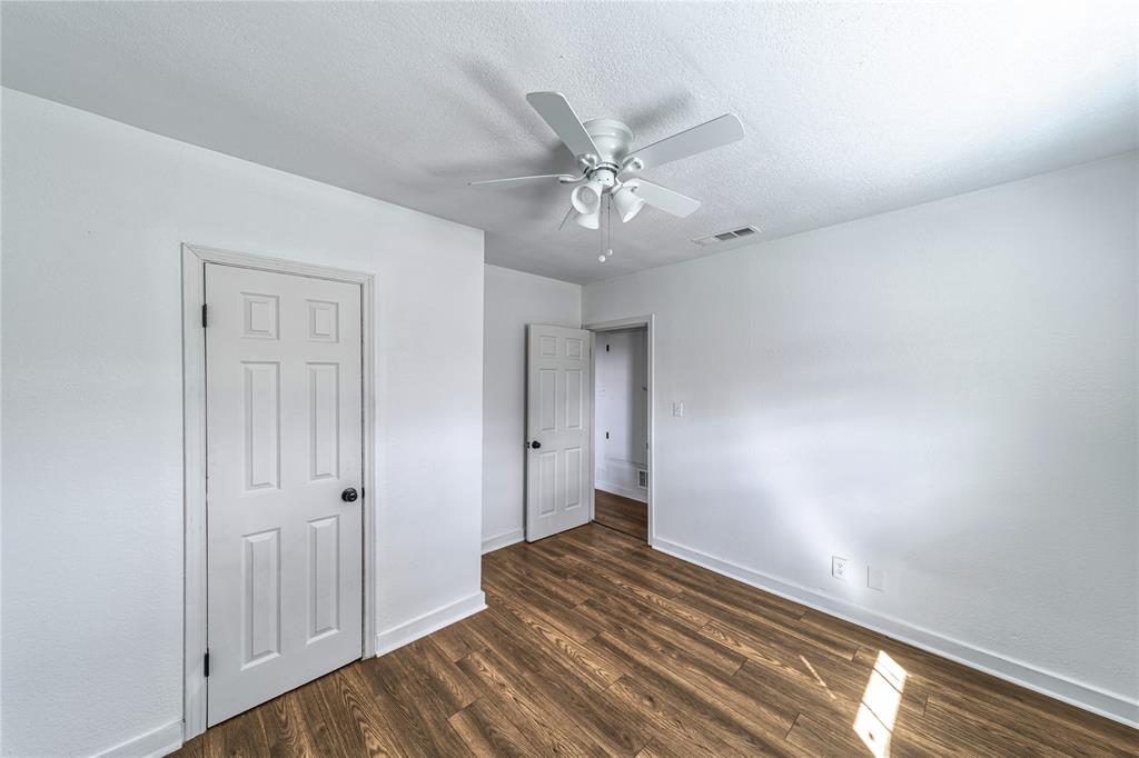 500 County Road 3724 Wills Point, TX 75169 - Photo 21 of 32 a view of an empty room