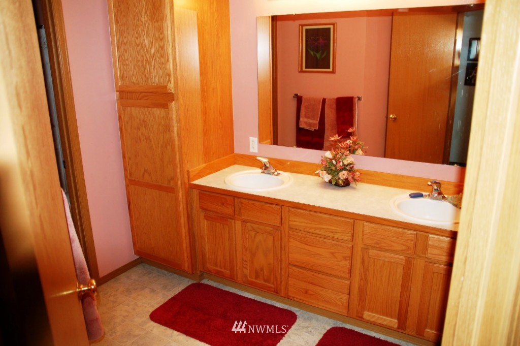 260 View Ridge Road Onalaska, WA 98570 - Photo 9 of 15 Gallery Image 9