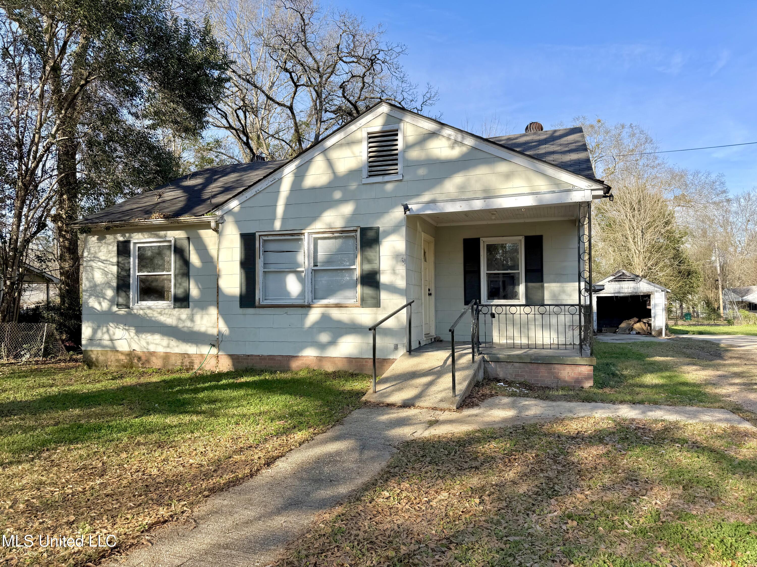 254 Rogers Circle Brookhaven, MS 39601 - Photo 1 of 15 Front of Home