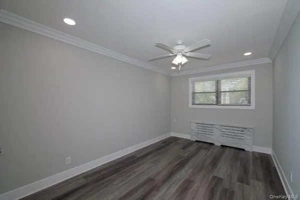 $3,345 | 142 Covert Avenue, Unit J3, Floral Park, NY 11001