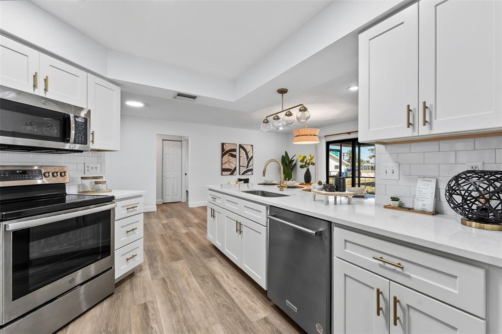 4227 Blossom Road Venice, FL 34293 - Photo 10 of 27