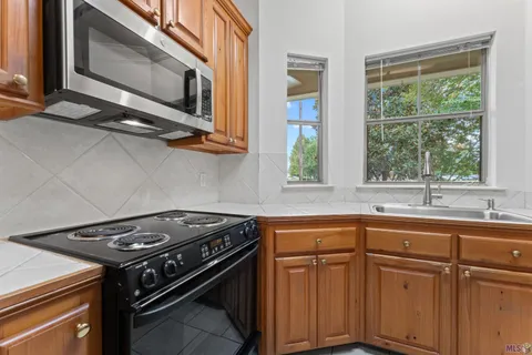 $295,000 | 9144 Oxford Pl Drive, Baton Rouge, LA 70809