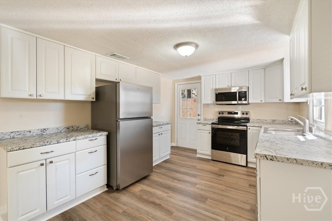 35 Oak Hill Road Richmond Hill, GA 31324 - Photo 6 of 36