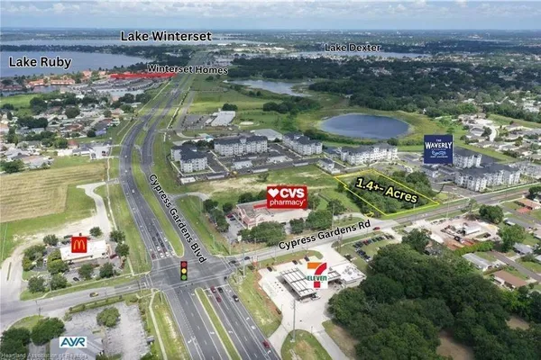 an aerial view of a tennis court