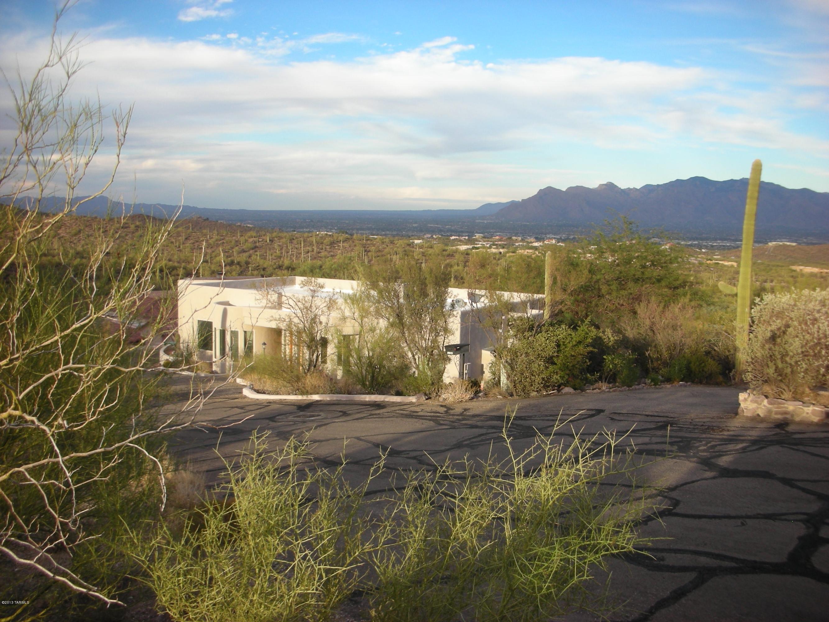 5025 North Vía Roma Tucson, AZ 85745 - Photo 8 of 10 a view of a city