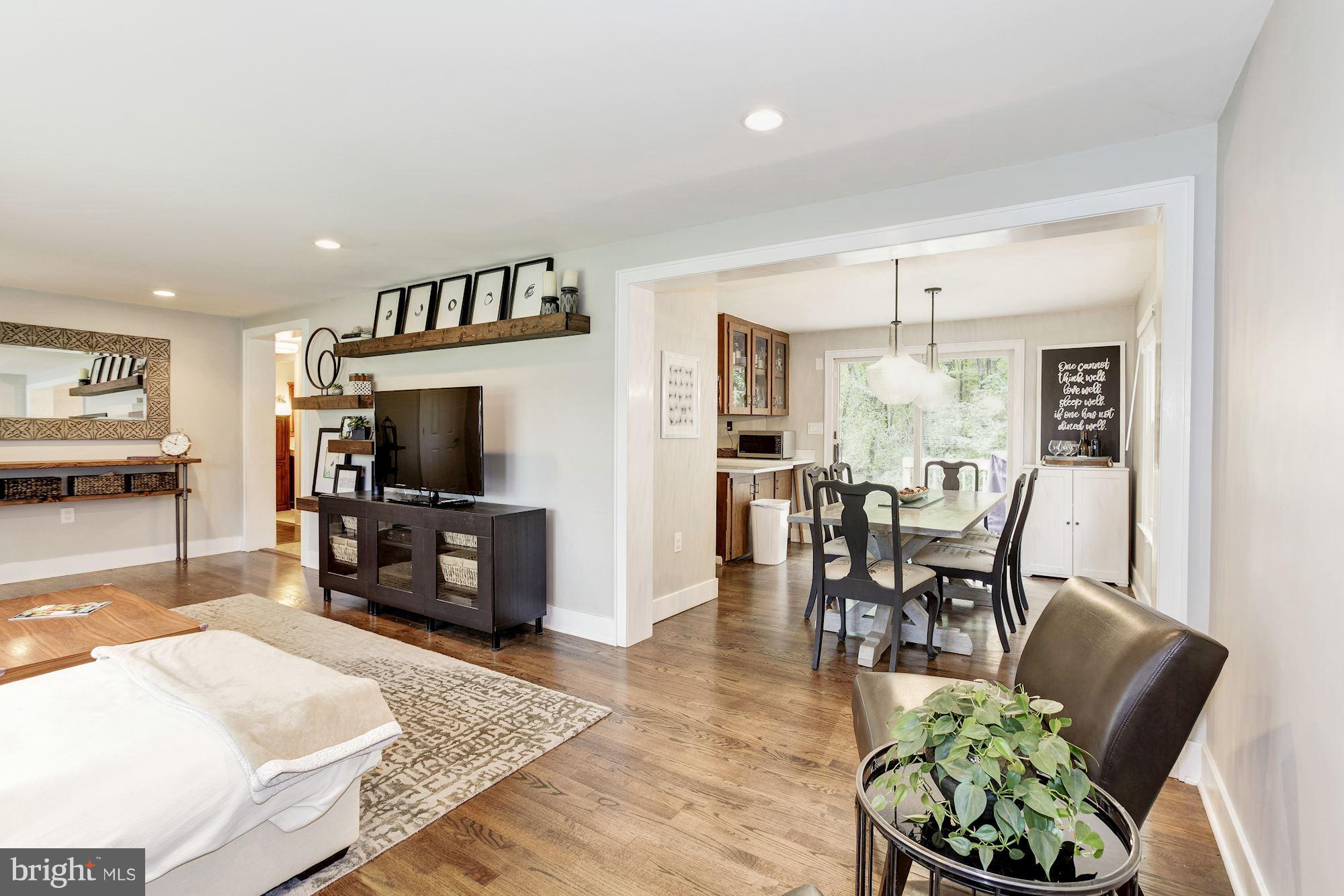 6209 Brooklyn Bridge Road Laurel, MD 20707 - Photo 9 of 28 View into from Living Room into Dining Room