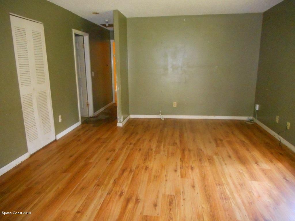 1081 Ivanhoe Street Northwest Palm Bay, FL 32907 - Photo 3 of 11 Front