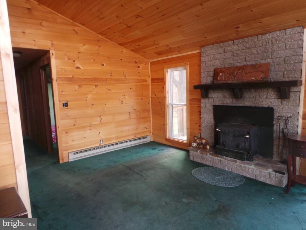 14019 Winchester Grade Road Berkeley Springs, WV 25411 - Photo 10 of 60 Gallery Image 10