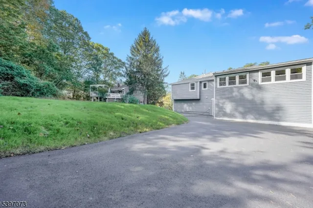 $979,900 | 9 Dorothy Drive, Morristown, NJ 07960