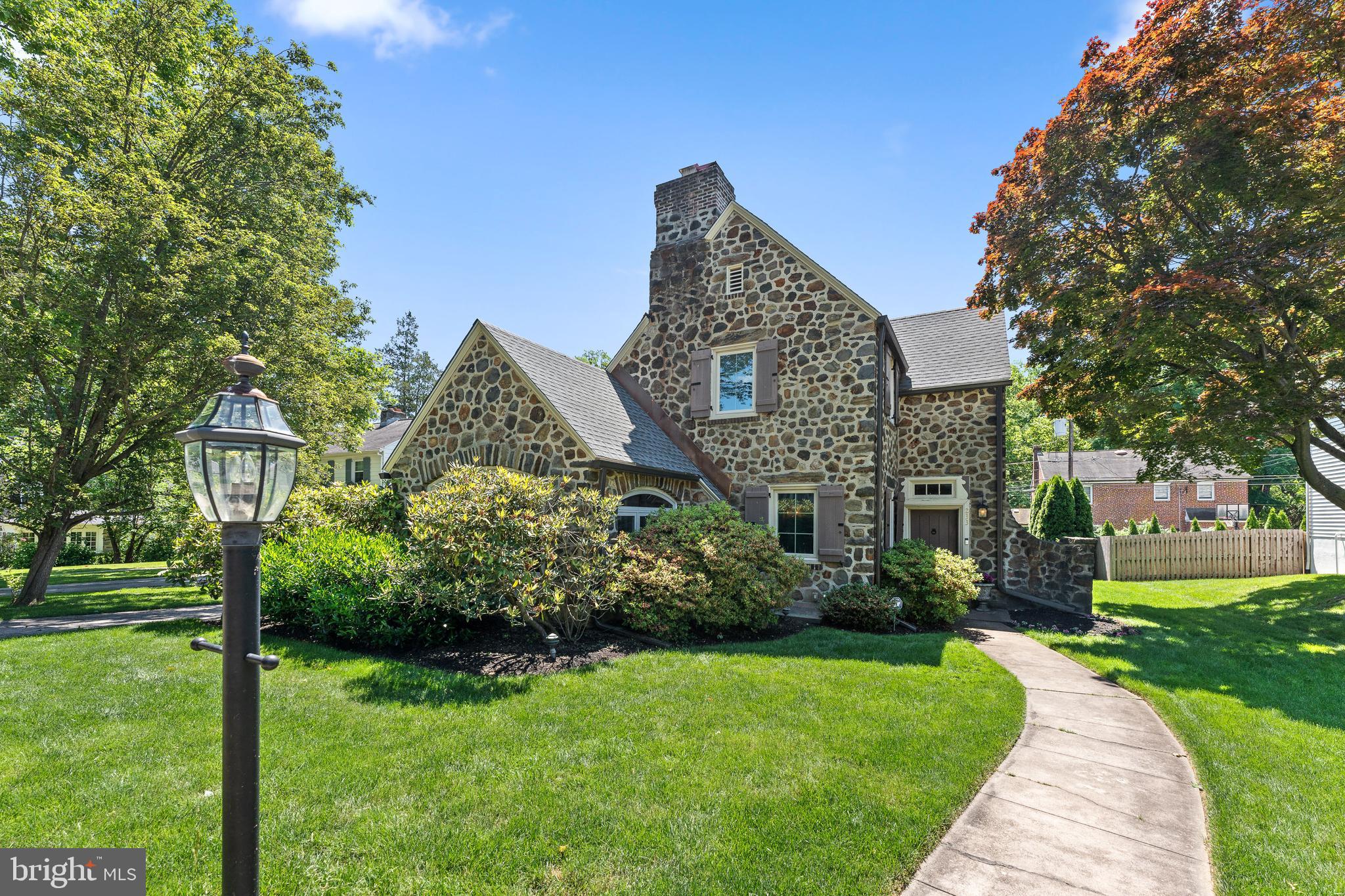 Welcome to Merion Golf Manor!