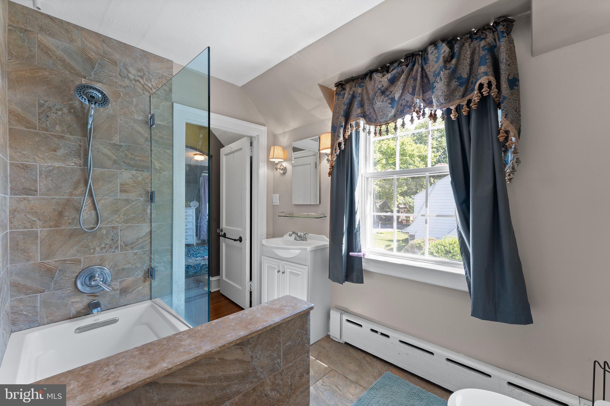 233 Shawnee Road Ardmore, PA 19003 - Photo 26 of 32 Jack and jill entrances.