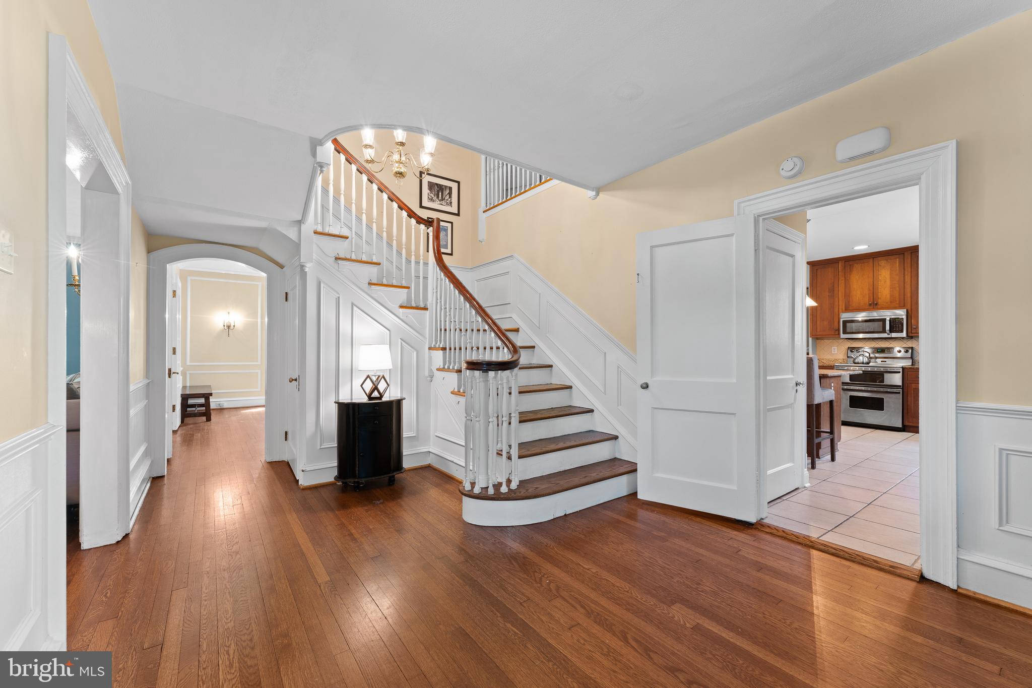 233 Shawnee Road Ardmore, PA 19003 - Photo 4 of 32 Beautiful hardwoods.