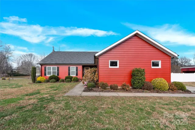 $465,000 | 1659 Buffett Circle, Hickory, NC 28602