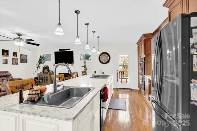 $455,000 | 1659 Buffett Circle, Hickory, NC 28602