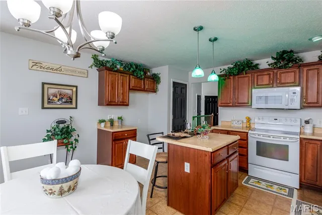 $279,900 | 55 Bridgewater Lane, Unit B, Highland, IL 62249