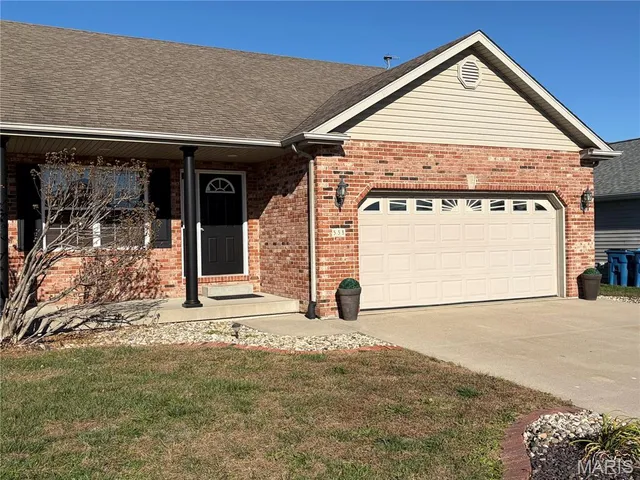 $279,900 | 55 Bridgewater Lane, Unit B, Highland, IL 62249