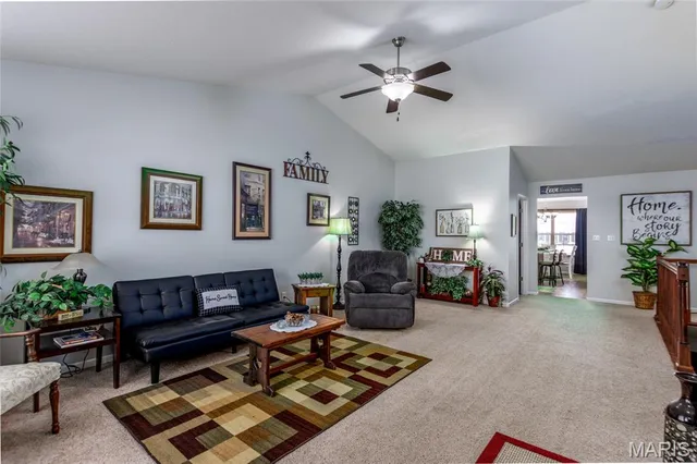 $279,900 | 55 Bridgewater Lane, Unit B, Highland, IL 62249