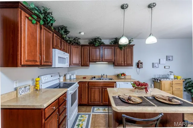 $279,900 | 55 Bridgewater Lane, Unit B, Highland, IL 62249