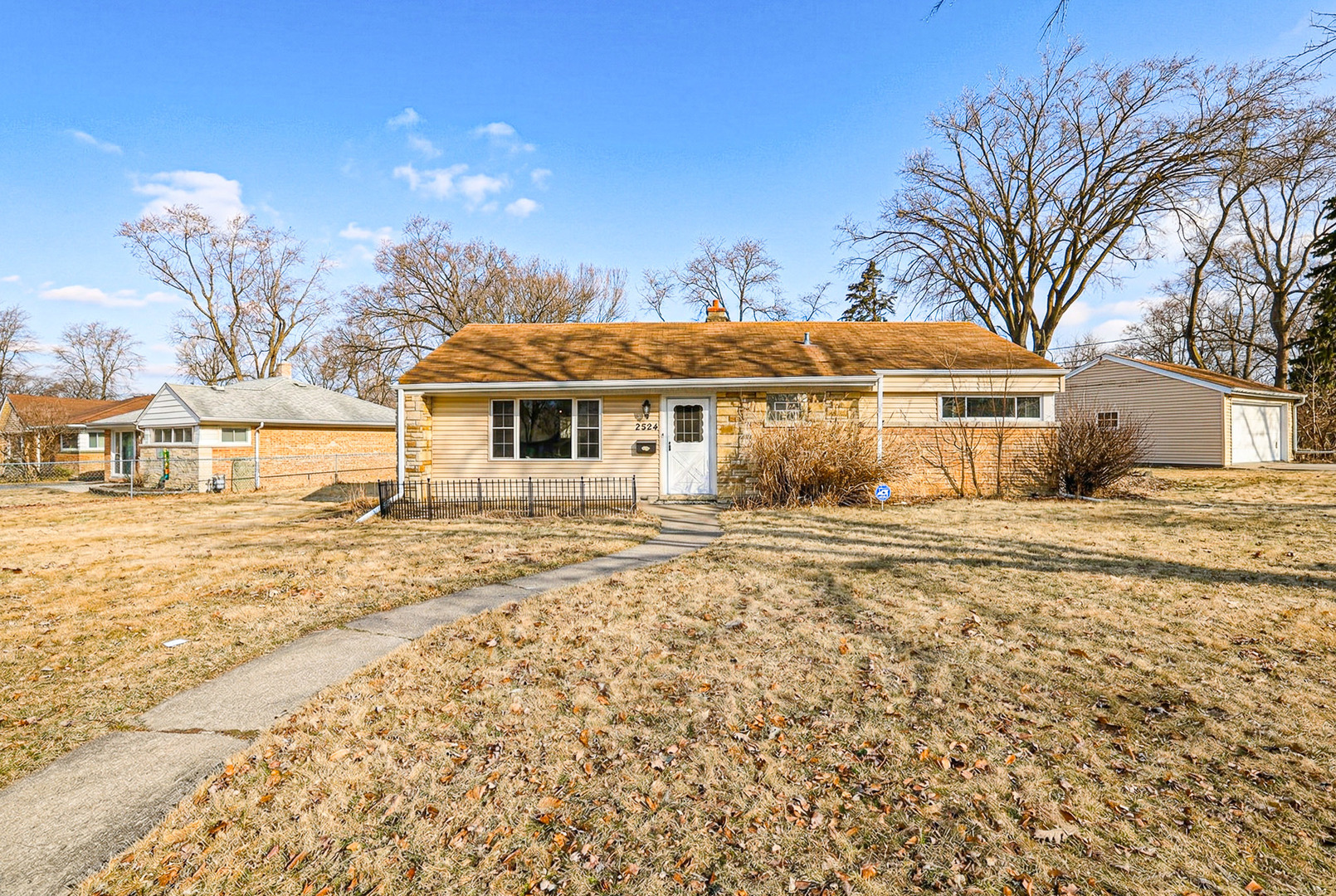 2524 Locust Road Homewood, IL 60430 - Photo 2 of 23 Gallery Image 2