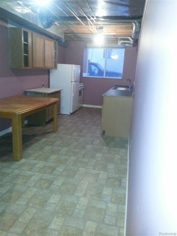 567 South Livernois Road Rochester, MI 48307 - Photo 15 of 24 20130209_180503.jpg