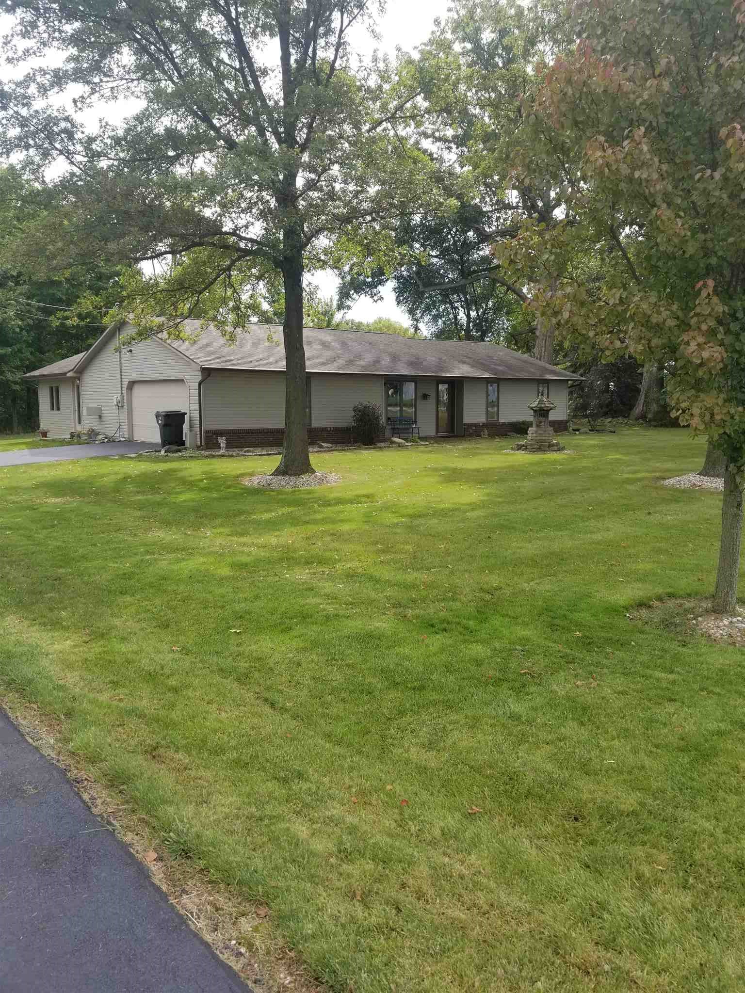 6305 Hartzell Road Fort Wayne, IN 46816 - Photo 2 of 32