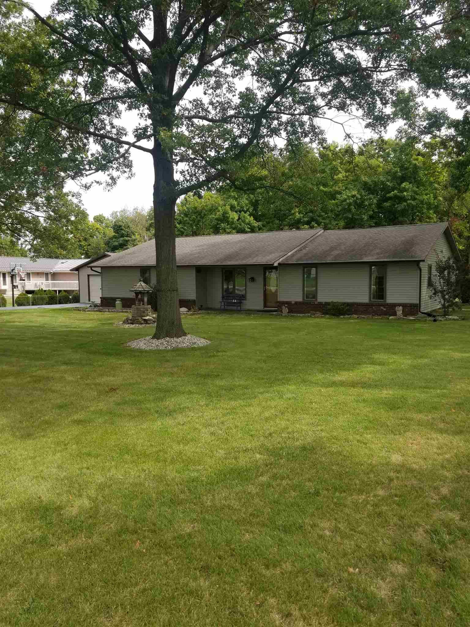 6305 Hartzell Road Fort Wayne, IN 46816 - Photo 3 of 32