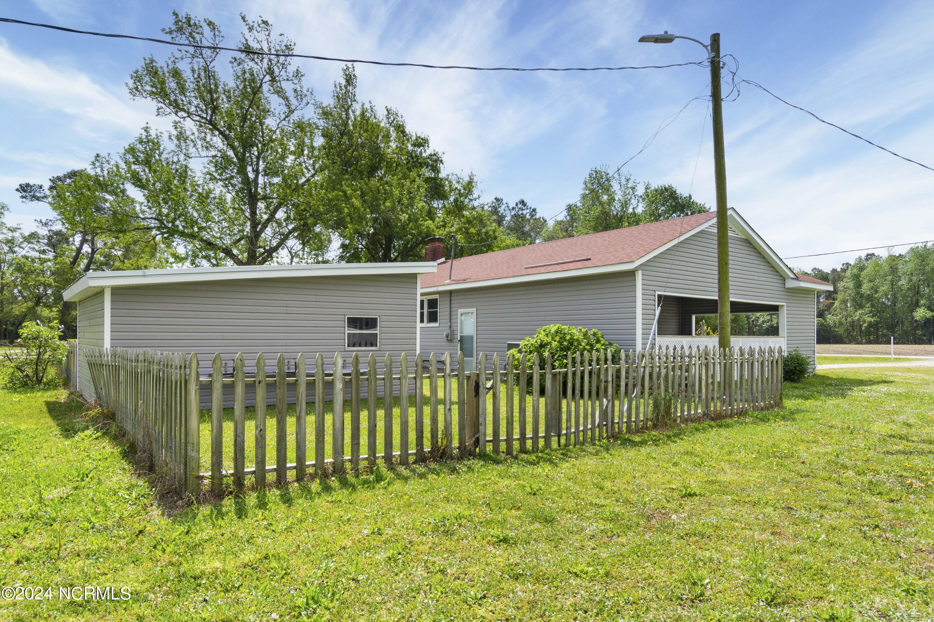 716 Nine Foot Road Newport, NC 28570 - Photo 47 of 47 716-NineFtRd-4-17-2024-047