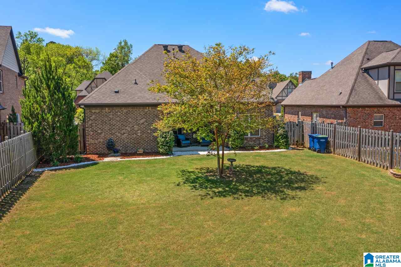 208 Lacey Avenue Alabaster, AL 35114 - Photo 6 of 35