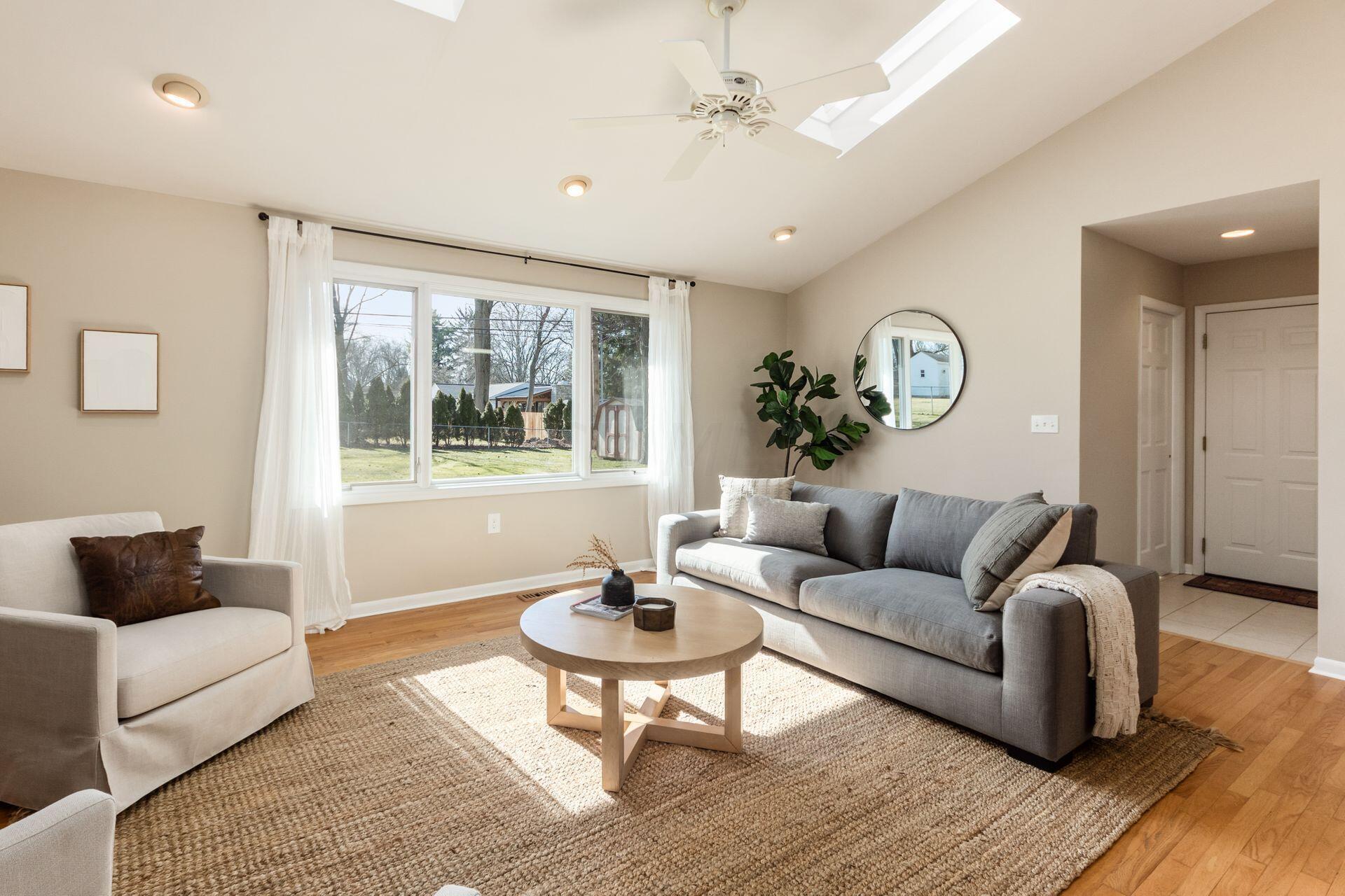 2095 Fishinger Road Upper Arlington, OH 43221 - Photo 9 of 43 Skylights new-'21