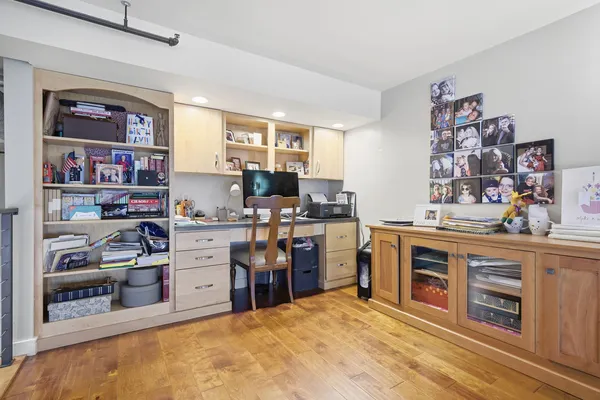 $250,000 | 212 North Center Street, Unit 205, Bloomington, IL 61701