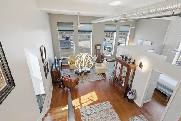 $250,000 | 212 North Center Street, Unit 205, Bloomington, IL 61701