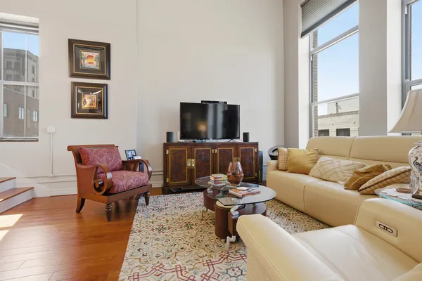 $250,000 | 212 North Center Street, Unit 205, Bloomington, IL 61701