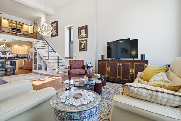 $250,000 | 212 North Center Street, Unit 205, Bloomington, IL 61701