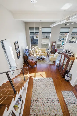 $250,000 | 212 North Center Street, Unit 205, Bloomington, IL 61701