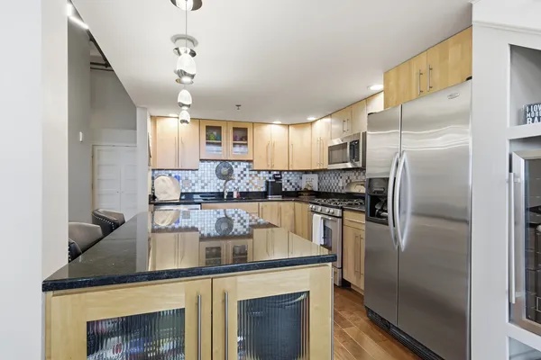 $250,000 | 212 North Center Street, Unit 205, Bloomington, IL 61701