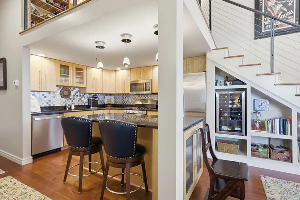 $250,000 | 212 North Center Street, Unit 205, Bloomington, IL 61701