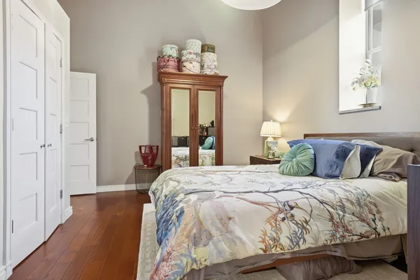 $250,000 | 212 North Center Street, Unit 205, Bloomington, IL 61701