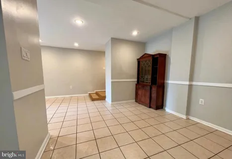 $225,000 | 422 Girard Street, Unit T2, Gaithersburg, MD 20877