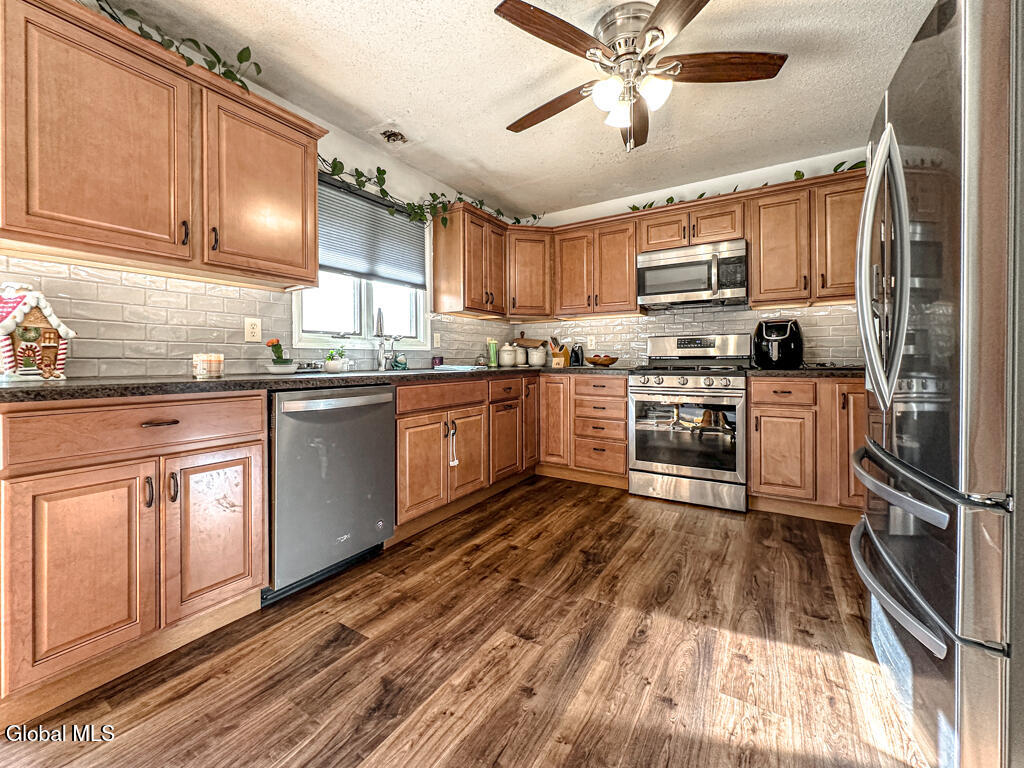 3 Fox Farm Road Queensbury, NY 12804 - Photo 16 of 79 IMG_2365