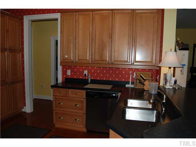 2901 Market Bridge Lane, Unit 202 Raleigh, NC 27608 - Photo 6 of 15 Kitchen