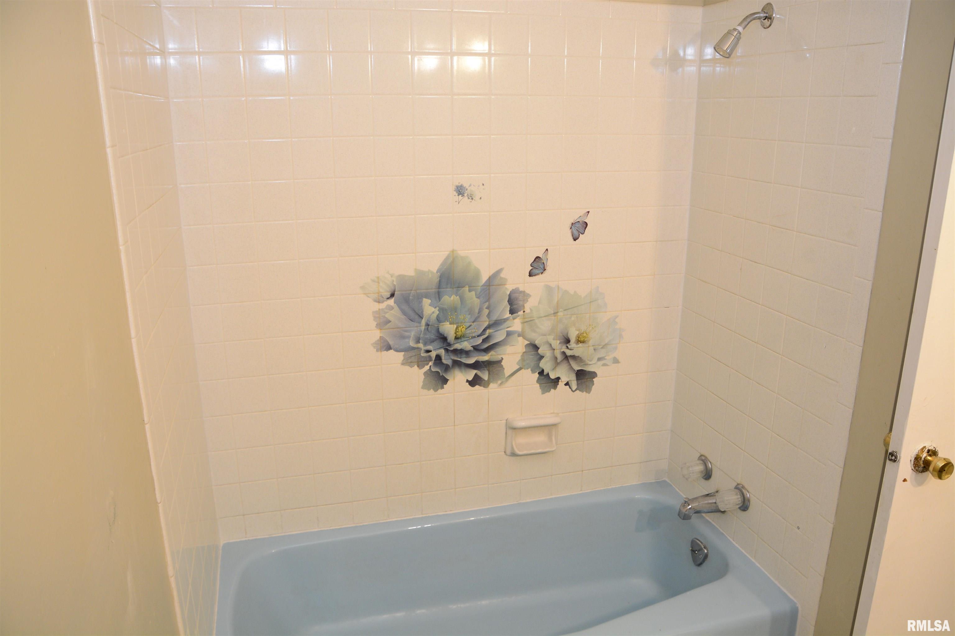 807 Meadow Drive Macomb, IL 61455 - Photo 17 of 24