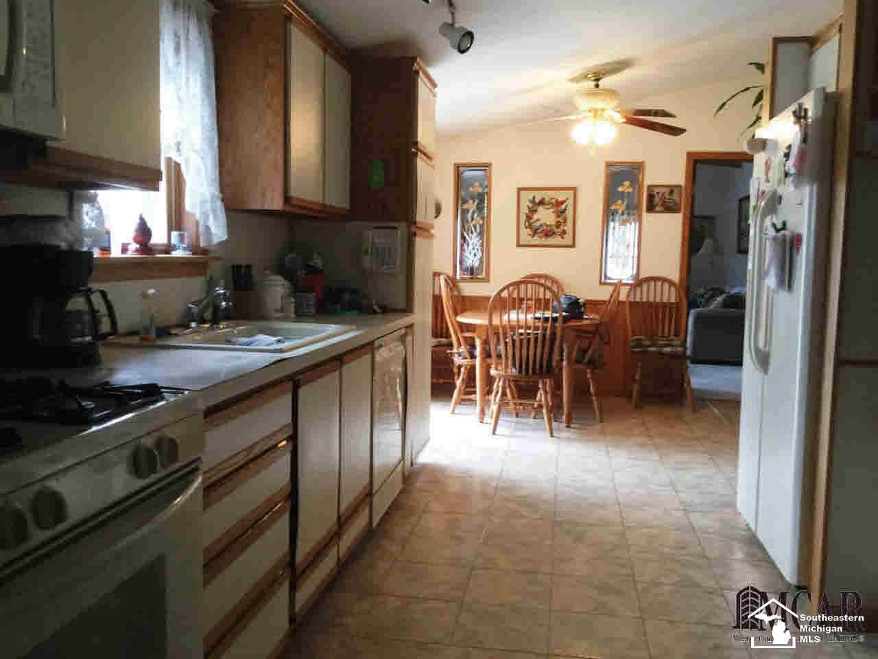 1905 Lasalle Road Monroe, MI 48162 - Photo 3 of 14 21421675-2.JPG