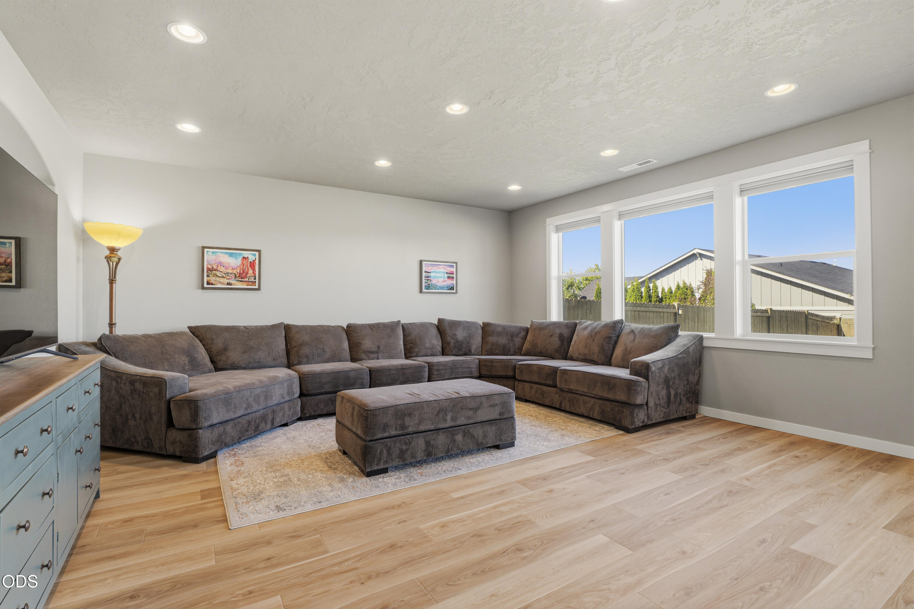 2859 Southwest 47th Street Redmond, OR 97756 - Photo 12 of 63