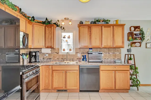 $299,900 | 1613 Stefanie Lane, Bourbonnais, IL 60914